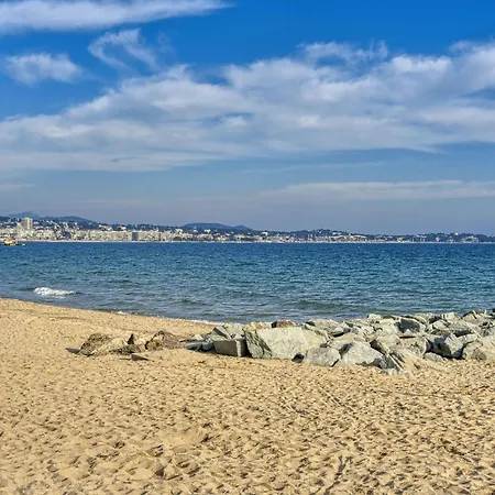 Royal Marine-4 By Interhome アパート Fréjus