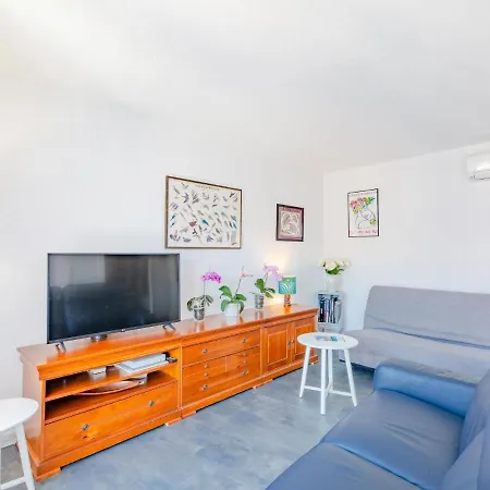 Royal Marine-4 By Interhome Lägenhet Fréjus